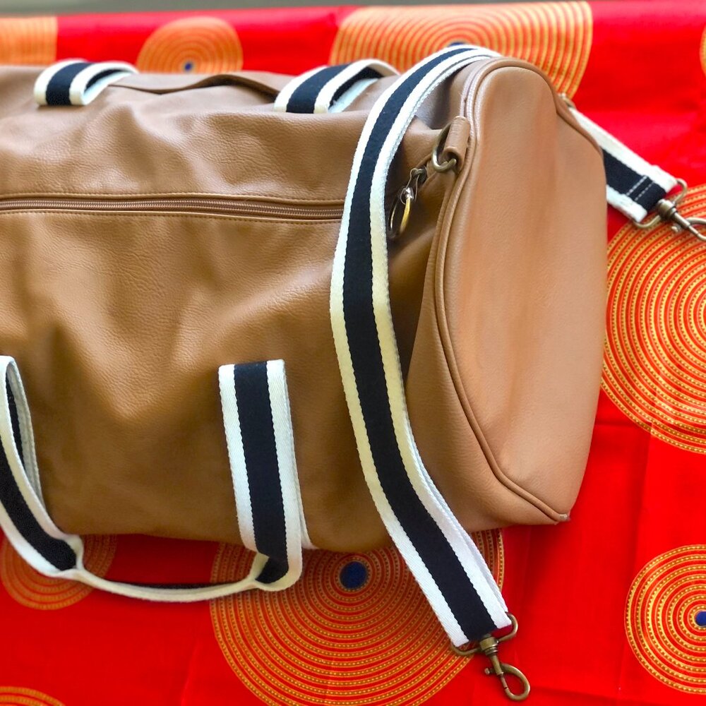 Duffel Bag w Canvas straps & trim. Adjustable, attachable shoulder strap - Picture 2 of 10